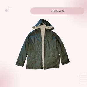 Hooded Waterproof Jacket: Casual Outdoor Wear